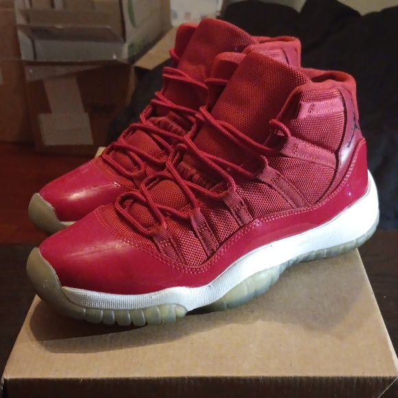 Jordan 11 Retro Win Like 96 Sneakers SZ 6.5Y Womens SZ 8 EUC - Picture 2 of 10